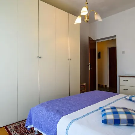Apartment Vv