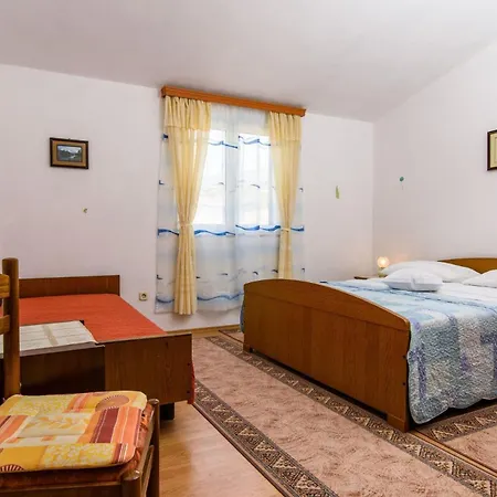 Apartment Vv *