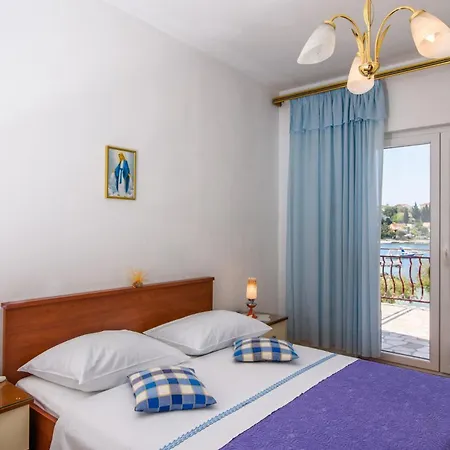 Apartment Vv *