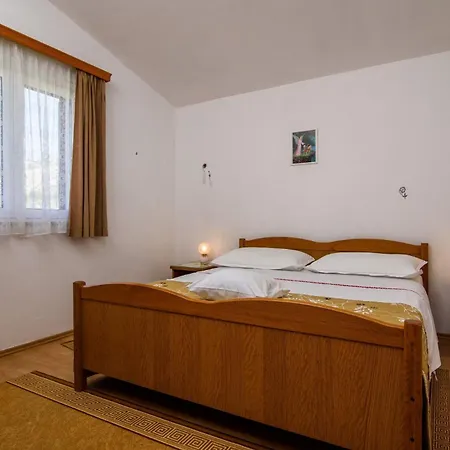 Apartment Vv Seget Vranjica