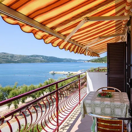 Apartment Vv Seget Vranjica